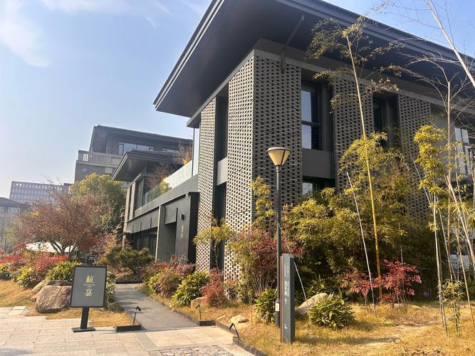 成都南湖社区酒店拍卖